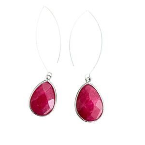 Ruby tone faceted teadrop dangle drop earrings with silver hardware